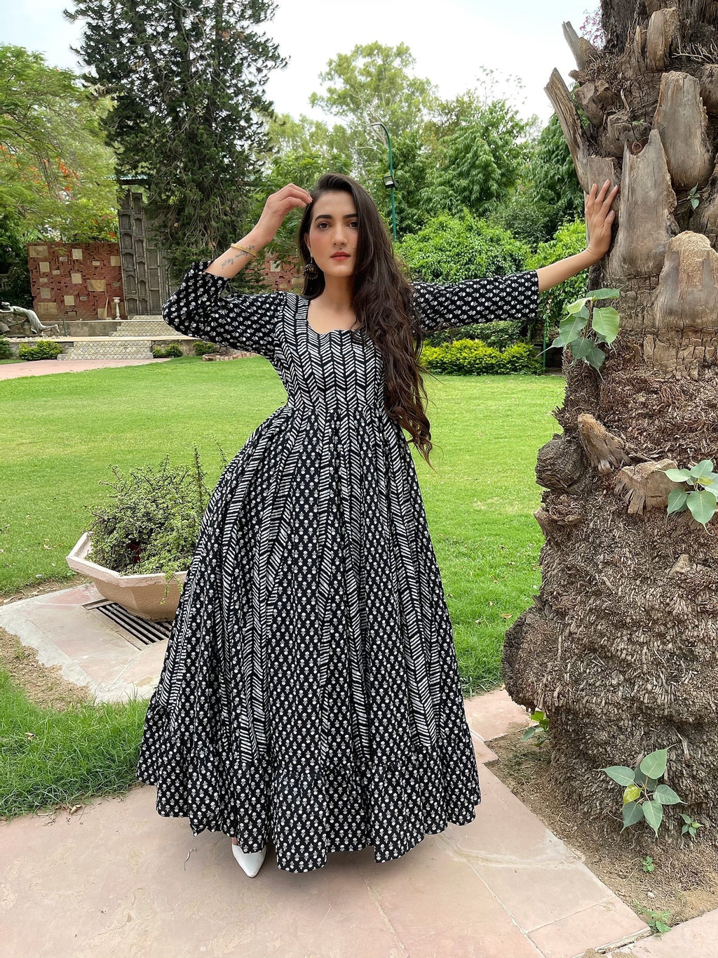 aamodini black cotton maxi