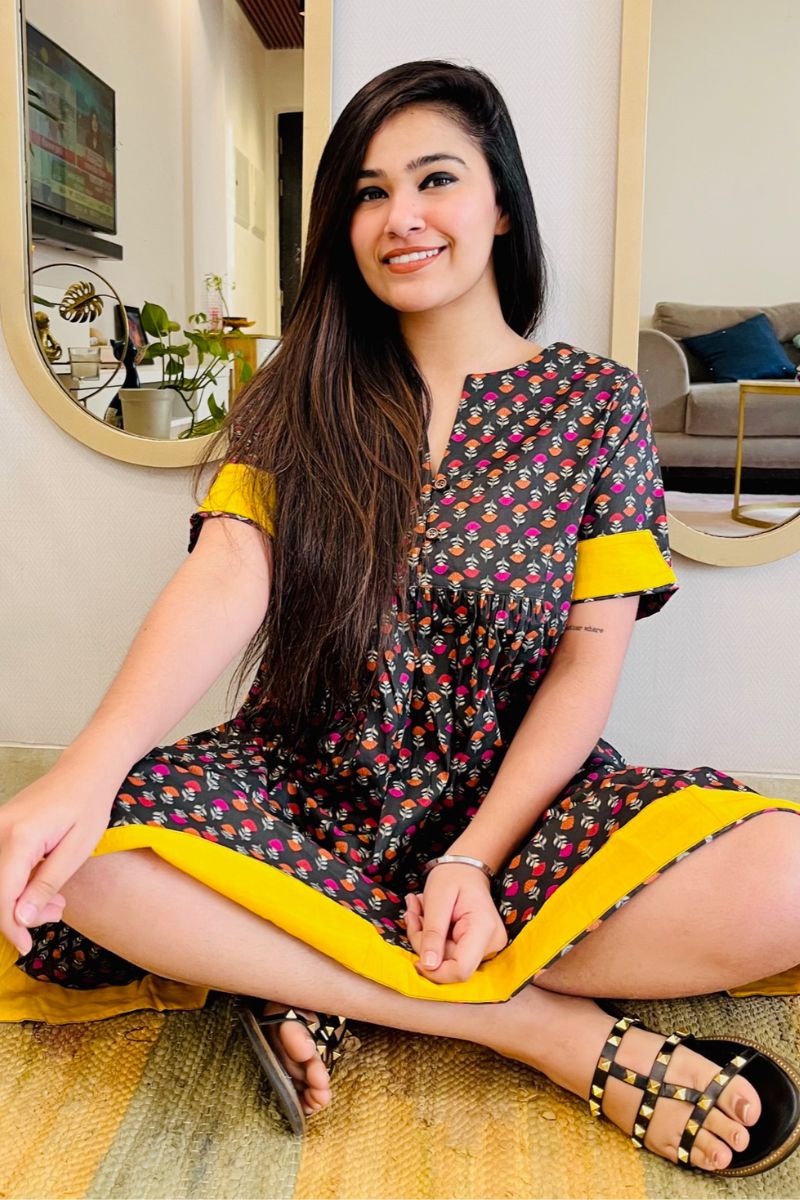 BLACK BLOCK PRINT FLARED DRESS